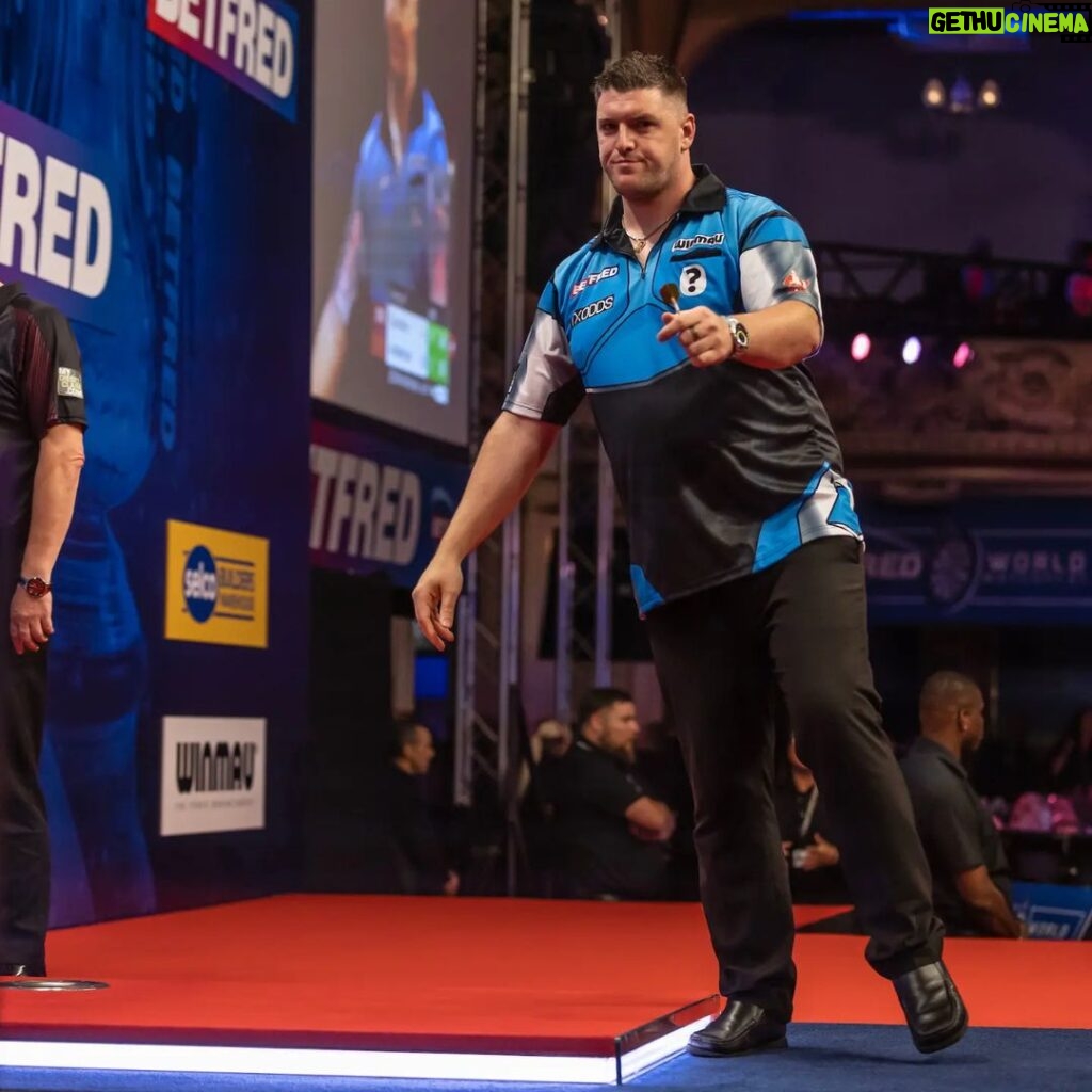 Daryl Gurney Instagram - Quarter finals day at the Matchplay in Blackpool, and I'm up against my good friend Joe Cullen in the first match of the session. Looking forward to getting back on the big stage, and I'll be looking to carry on my good form so far this week 🤞🏻 Should be walking on around 8:15pm UK time. Massive thanks for the support, it's much appreciated. @txoddsofficial @totalhire @winmauofficial