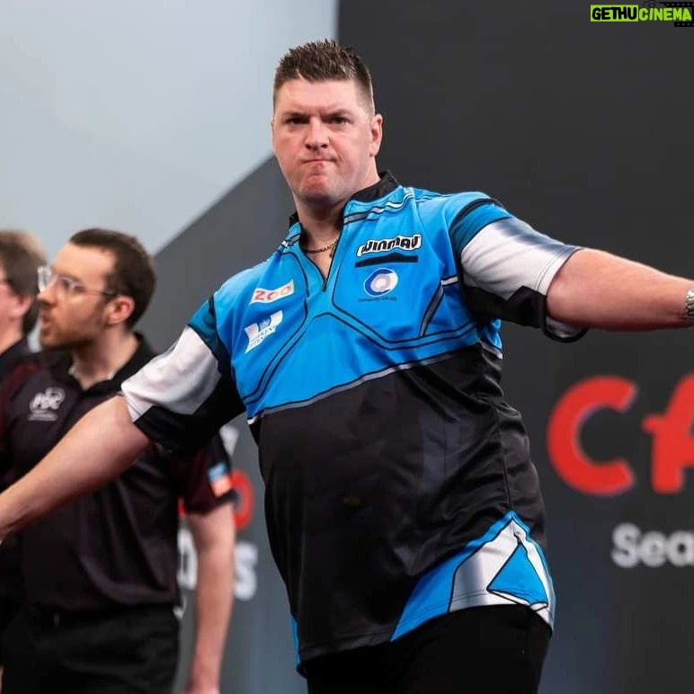 Daryl Gurney - 470 Likes - I'm ready to go again this afternoon at the Cazoo Masters.
I play Nathan Aspinall in the second quarter final, which should start around 2pm.
I really enjoyed yesterday, and I'm looking for more of the same today.
Thanks as ever for the support.
@carquay
@weekendoffender
📷@_taylorlanningphotography_