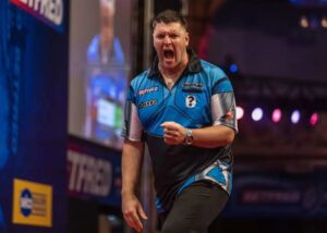 Daryl Gurney Instagram - LATEST

DARYL GURNEY 2️⃣-3️⃣ Dave Chisnall

It's a commanding set for Chisnall, as he takes it without reply to lead 3-2.