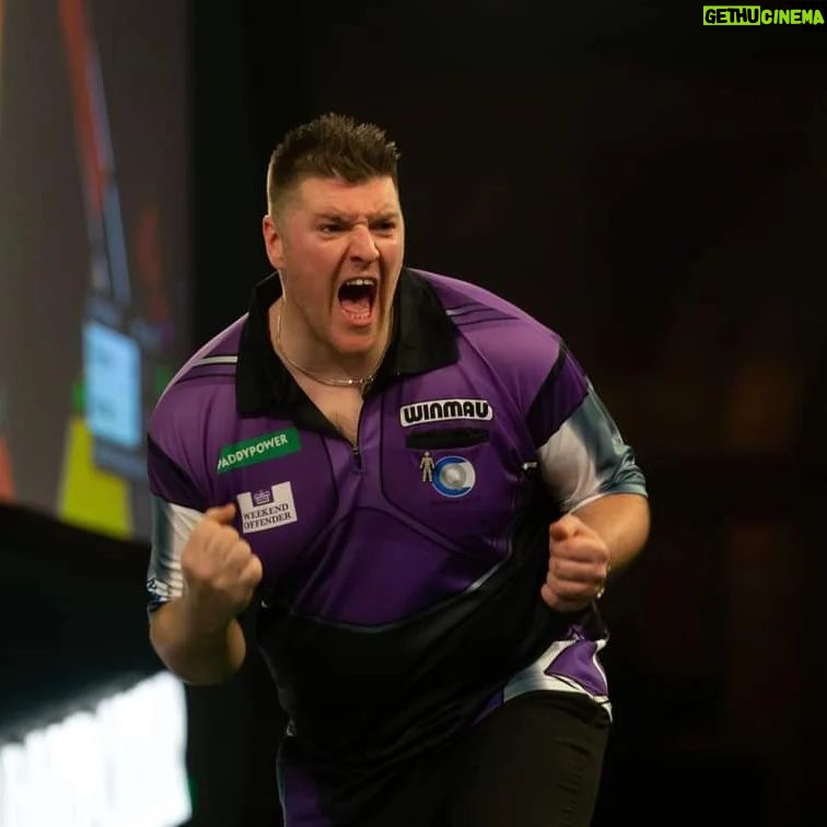 Daryl Gurney - 1.5K Likes - It was another tough one last night, especially against Ricky. Delighted to make it through.
The kiss wasn't bad too I suppose😂
On to another difficult one against Chizzy tomorrow.
I'm up for the fight.
Thanks so much for your amazing support, and to:
@carquay
@weekendoffender
@winmauofficial