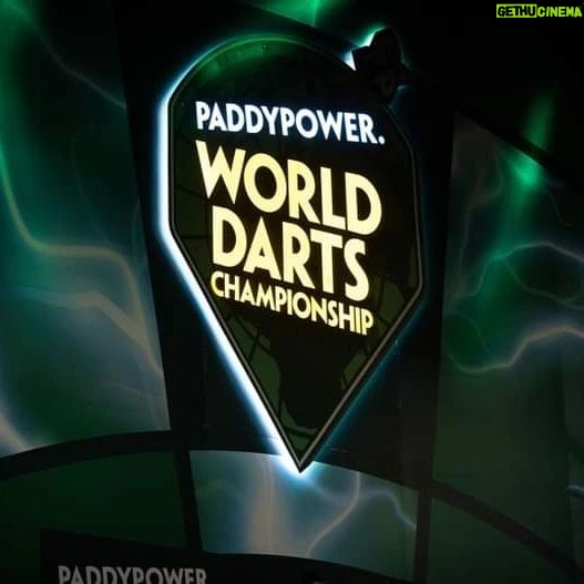 Daryl Gurney Instagram - LATEST DARYL GURNEY 1️⃣-1️⃣ RICKY EVANS Level game in North London. Ricky secured a break of throw to lead 2-1, but Gurney repaid the favour, before finding double 18 to restore parity. @carquay @weekendoffender @winmauofficial