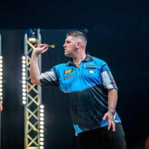 Daryl Gurney Instagram - LATEST

DARYL GURNEY 2️⃣-1️⃣ Steve Beaton

Beaton stays alive.

Four perfect darts and a 68 finish kicked off the third set for Chin, and the two then traded 11-darters, with Beaton then saving the match with an 84 finish after dodging a match dart before winning the set.

@carquay 
@weekendoffender 
@winmauofficial