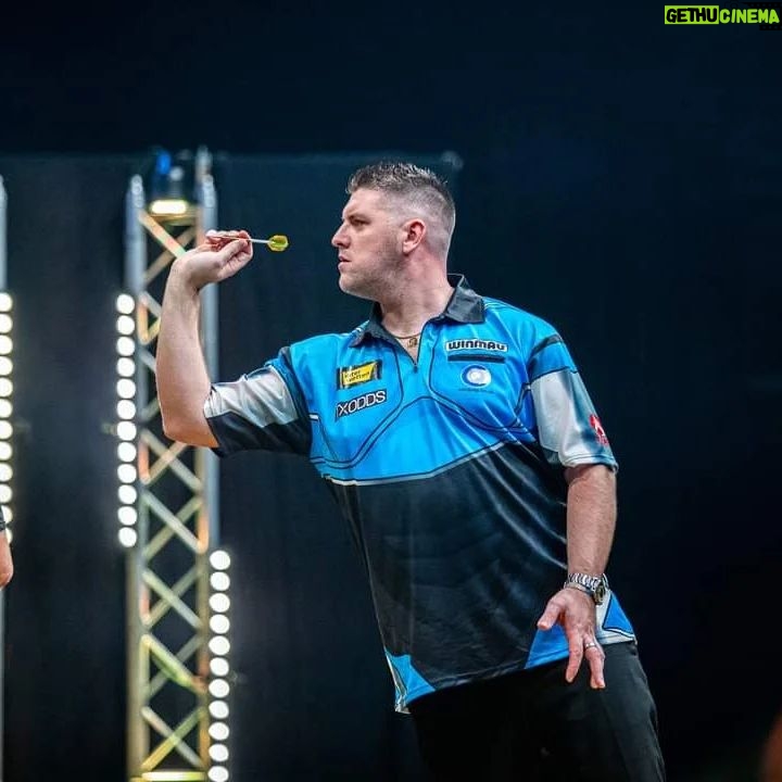 Daryl Gurney - 612 Likes - LATEST
DARYL GURNEY 2️⃣-1️⃣ Steve Beaton
Beaton stays alive.
Four perfect darts and a 68 finish kicked off the third set for Chin, and the two then traded 11-darters, with Beaton then saving the match with an 84 finish after dodging a match dart before winning the set.
@carquay
@weekendoffender
@winmauofficial