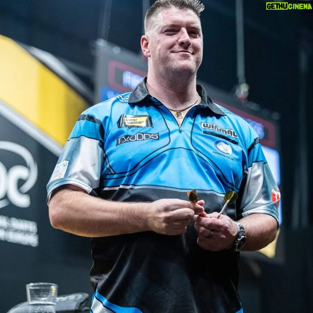 Daryl Gurney Instagram - PDC PLAYERS CHAMPIONSHIP 28 ROUND ONE DARYL GURNEY 6-4 Boris Krcmar Friday's nine-dart hero advances in a quality contest. A 106.74 average, and finishes of 81, 116, 68 and 78 book a round two place, where Superchin will play Dom Taylor or Simon Whitlock.