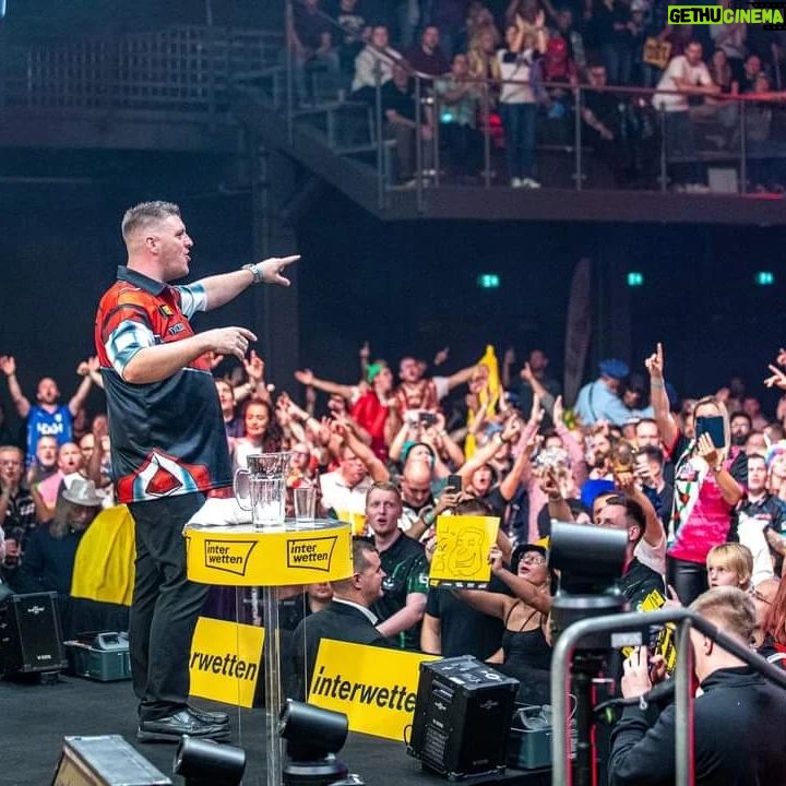 Daryl Gurney Instagram - Felt good yesterday, and I should have put Joe away at 3-0 up, but that's the sport, and I'll go again today! Thanks as ever for your support, it's appreciated. @txoddsofficial @totalhire @carquay @winmauofficial