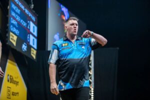 Daryl Gurney Instagram - GERMAN DARTS CHAMPIONSHIP
ROUND TWO

DARYL GURNEY 3-6 Ross Smith

Daryl comes up against an inspired Smith in Hildesheim.

Smith averaged 102.21 as he established a 5-2 lead, and although Gurney averaged 97.32 during the contest, it was 'Smudger' that made the last 16.