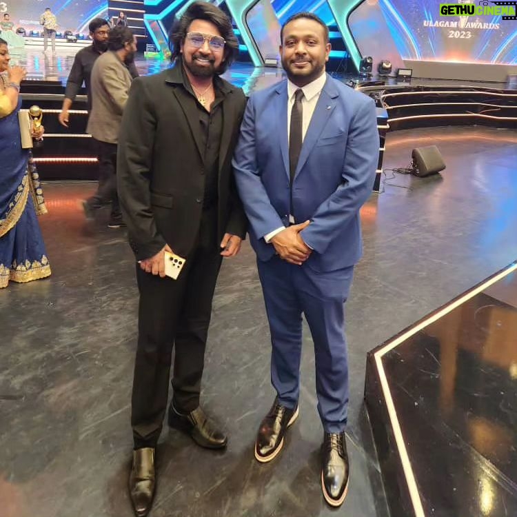 Dato Sri G Gnanaraja Instagram - With the man behind the most prestigious awards ceremony in Malaysia's Indian entertainment industry Thank you Brother Prem, Vice-President, Content Indian Customer Business @astromalaysia at @astroulagam Awards 2023. #DSG #GOLD #RAJA #DatoSriG #CapitalG #G #டிஎஸ்ஜி #கோல்ட் #ராஜா #டத்தோஸ்ரீஜி Auditorium MBSA, Shah Alam