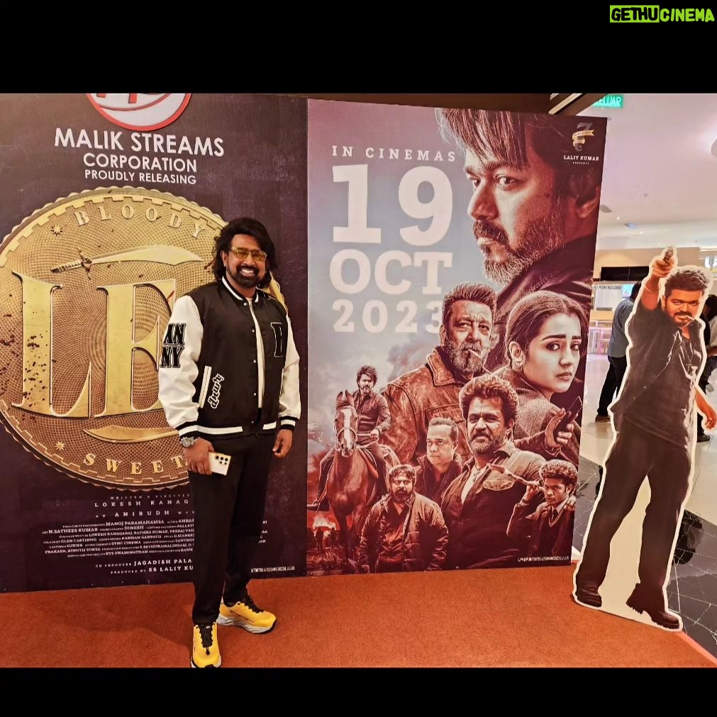 Dato Sri G Gnanaraja Instagram - Attended #LEO Movie Premiere by @malikstreams #19October2023 #LEOwithMalikStreams🔥 @7_screenstudio @jagadish_palanisamy @datoabdulmalik #Thalapathy @actorvijay sir @lokesh.kanagaraj @anirudhofficial @trishakrishnan @duttsanjay @arjunsarjaa @gauthamvasudevmenon @priyawajanand @sonymusic_south #DSG #GOLD #RAJA #DatoSriG #CapitalG #G #டிஎஸ்ஜி #கோல்ட் #ராஜா #டத்தோஸ்ரீஜி Pavilion Cinema