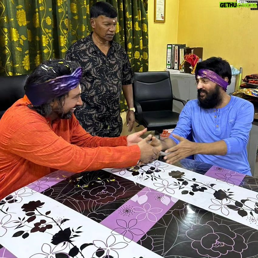 Dato Sri G Gnanaraja Instagram - Yesterday, my Vinayagar Chaturthi evening and dinner was with Actor Mohan sir who donned in one of my mooost favourite song "Raja Raja Cholan" from "Rettai Vaal Kuruvi" movie. I was a little boy in my school days watching his movies and today we exchanged numbers and became friends. P/S After eating I went to wash my hand, Mohan sir went searching for me thinking I've left, as he was finding for me together with his entourage...and the minute he saw me walking in, he asked me, "yengge pooningge, naa unggele tedene, ungge mobile number kudengge". As i gave him my number, I told him next time ill tell him before i go anywhere..we laughed and our friendship began... Midlands Temple Section 7 Shah Alam 'i-City'