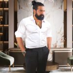 Dato Sri G Gnanaraja Instagram - Go for the best, Never settle for anything less and if anyone can get it easily, drop it! Aim higher & Raise the bar higher. Go for rare and not easy to get! Outfit : @emporioarmani Styled by : @thebahadur08 Assisted By : @yuva_shankary @eswaran_god Makeup MUA : @thebahadur08 Hairstylist: @christinaheidy_28 Studio : @bravography_ Shot By : @itsmesel_va #DSG #GOLD #RAJA #DatoSriG #CapitalG #G #டிஎஸ்ஜி #கோல்ட் #ராஜா #டத்தோஸ்ரீஜி #Swag #SwagMode #SwagStyle #SwagLife #Swagger The Drawing Room, St. Regis Kl