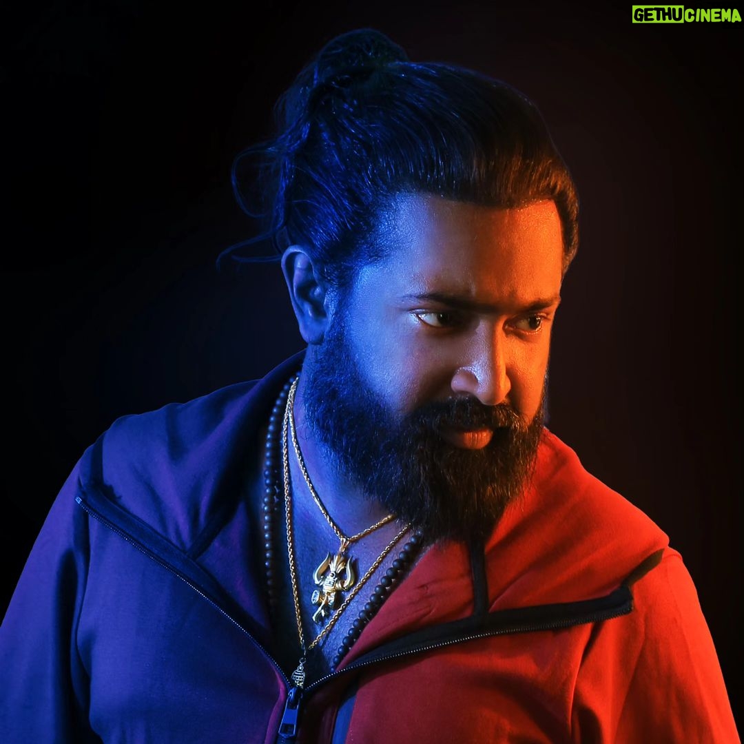 Dato Sri G Gnanaraja Instagram - எண்ணங்களுக்கேத்தபடி வண்ணமெல்லாம் மாறும் The colors of life changes as What you think, you become Styled by : @thebahadur08 Assisted By : @yuva_shankary @eswaran_god Makeup MUA : @thebahadur08 Hairstylist: @christinaheidy_28 Studio : @bravography_ Shot By : @itsmesel_va #DSG #GOLD #RAJA #DatoSriG #CapitalG #G #டிஎஸ்ஜி #கோல்ட் #ராஜா #டத்தோஸ்ரீஜி #எண்ணங்கள் #வண்ணங்கள் #color #colors #Swag #SwagMode #SwagStyle #SwagLife #Swagger Bravography