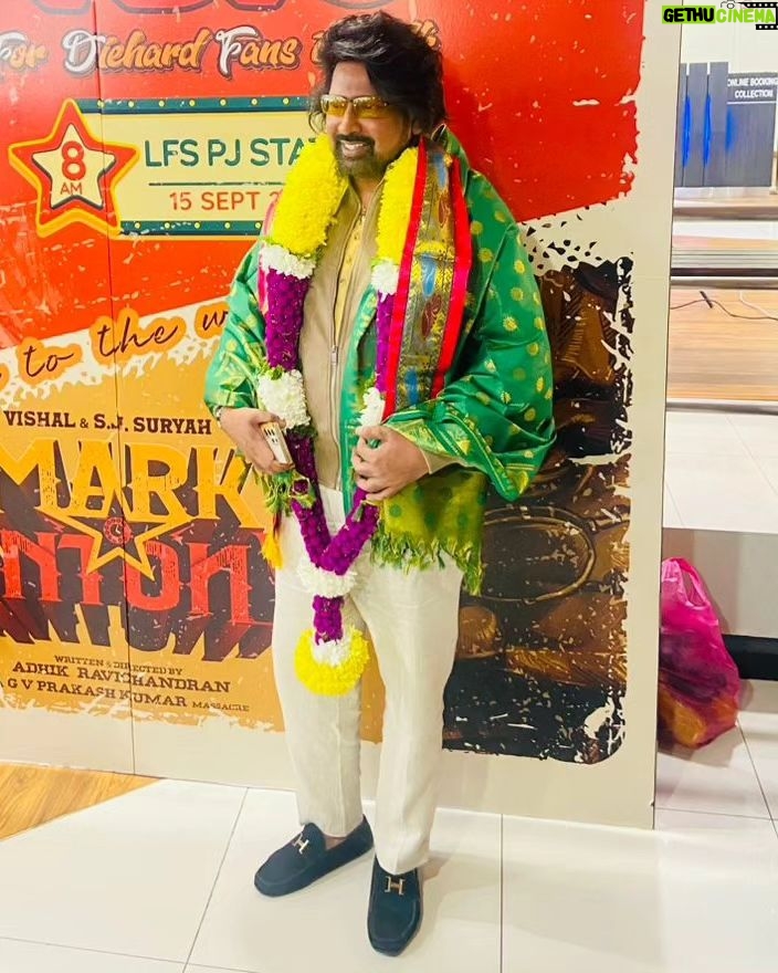 Dato Sri G Gnanaraja Instagram - The wait is over! 💥💥💥💥 Step into the extraordinary #WorldofMarkAntony now playing in cinemas near you. 🍿🎬 Do not miss! Book your tickets now🎫 #MarkAntony #MarkAntonyFromToday Directed By @adhikravi Produced By @vinodkumar_offcl @mini.studio_official A @gvprakash Musical @actorvishalofficial @iam_sjsuryah @datosrig @rituvarma @abhinaya_official @suniltollywood #NizhalgalRavi #YGeeMahendran @editorvijay @abinandhanramanujam #vijaimuruganrk @peterheinoffl @dhilipaction #RaviVarma @njsatz @dinesh_dance #Azhar @r_stills #Chokkalingam @kabilanchelliah @riazkahmed.pro @v4umedia_ @soundsrightstudio #DSG #GOLD #RAJA #DatoSriG #CapitalG #G #டிஎஸ்ஜி #கோல்ட் #ராஜா #டத்தோஸ்ரீஜி #15September2023 #Friday Lotus Cinema Pj State