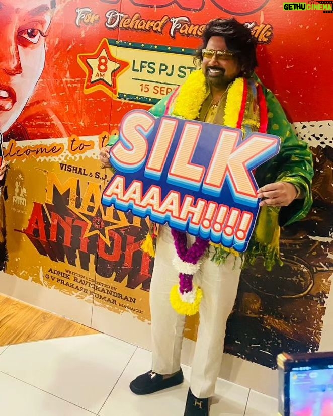 Dato Sri G Gnanaraja Instagram - The wait is over! 💥💥💥💥 Step into the extraordinary #WorldofMarkAntony now playing in cinemas near you. 🍿🎬 Do not miss! Book your tickets now🎫 #MarkAntony #MarkAntonyFromToday Directed By @adhikravi Produced By @vinodkumar_offcl @mini.studio_official A @gvprakash Musical @actorvishalofficial @iam_sjsuryah @datosrig @rituvarma @abhinaya_official @suniltollywood #NizhalgalRavi #YGeeMahendran @editorvijay @abinandhanramanujam #vijaimuruganrk @peterheinoffl @dhilipaction #RaviVarma @njsatz @dinesh_dance #Azhar @r_stills #Chokkalingam @kabilanchelliah @riazkahmed.pro @v4umedia_ @soundsrightstudio #DSG #GOLD #RAJA #DatoSriG #CapitalG #G #டிஎஸ்ஜி #கோல்ட் #ராஜா #டத்தோஸ்ரீஜி #15September2023 #Friday Lotus Cinema Pj State