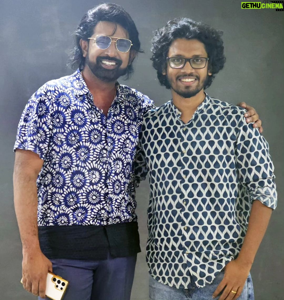 Dato Sri G Gnanaraja Instagram - One with @vikaspureti a cinematographer in Tollywood who has done cinematography for many Telegu movies and has been trending onto the international radar for having carved a niche in commercial for being a celebrity photographer for @forbesindia and @fortune.india magazine. As I begin shoot in Hyderabad for a Telegu movie directed by director @sid_dop I took a moment to snap this picture with @vikaspureti and wishing him scaling heights of success with more projects, which are into his kitty already! #Tollywood #TeluguCinema #Telengana #DSG #GOLD #RAJA #DatoSriG #CapitalG #G #டிஎஸ்ஜி #கோல்ட் #ராஜா #டத்தோஸ்ரீஜி Hyderabad , Telengana. India