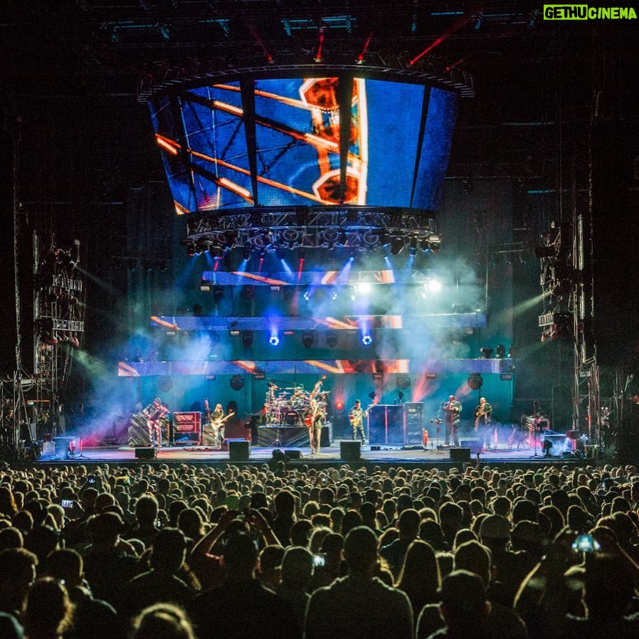 Dave Matthews Instagram - #davematthewsband #davematthews #dmb 📸 @rodrigodmbrasil @rene_huemer