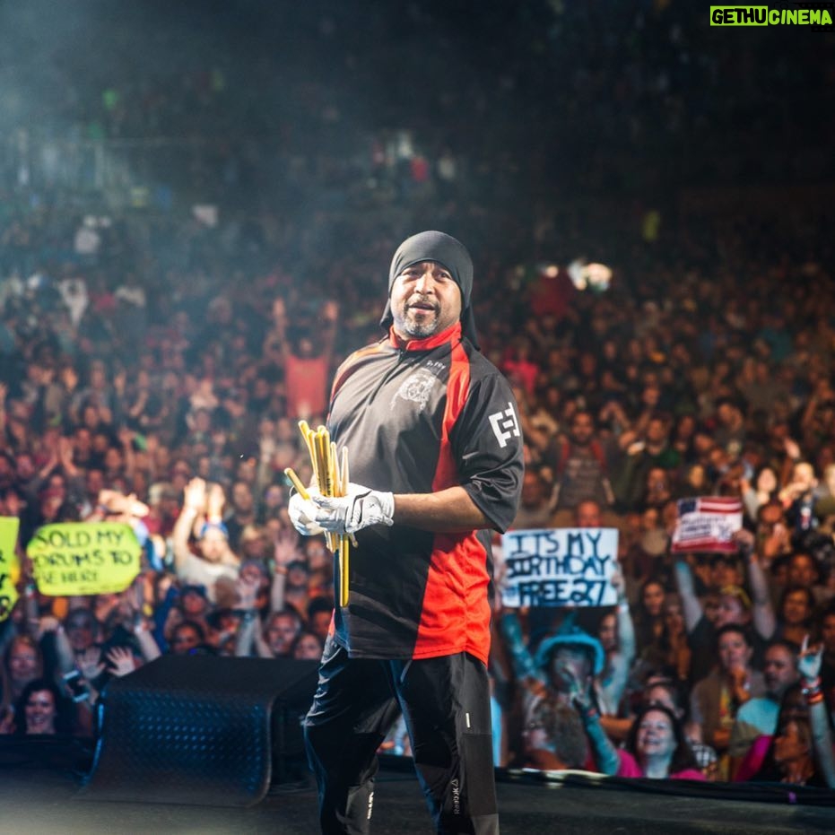 Dave Matthews Instagram - The man himself, at The Gorge. #carterbeauford #davematthewsband #davematthews #dmb 📸 @rodrigodmbrasil @rene_huemer