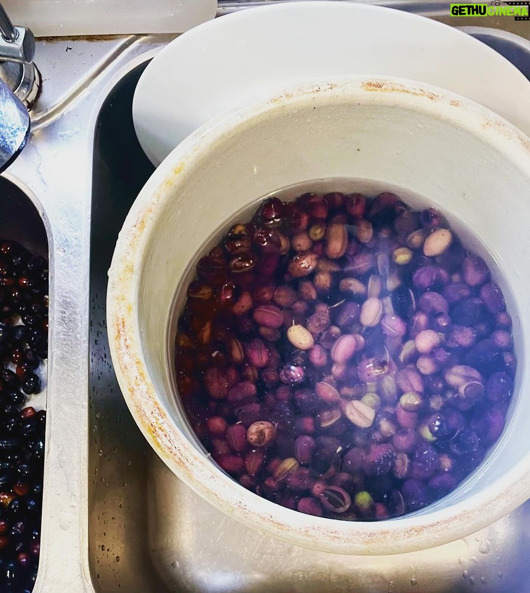 David Alan Grier Instagram - Olives, olives everywhere! Stay tuned! 🫒