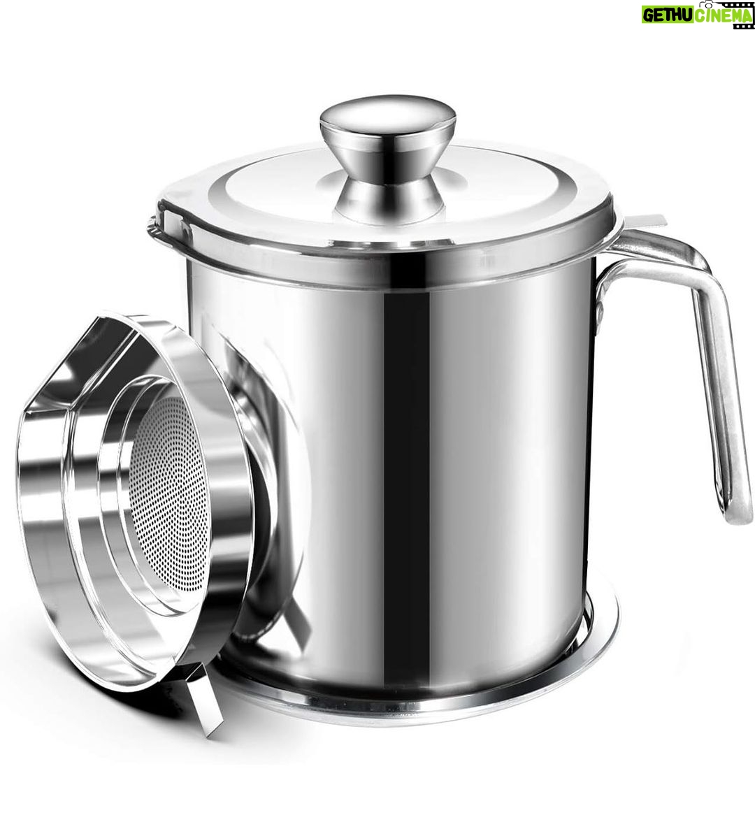 David Alan Grier Instagram - Imma ask Santy Claus for a brand new grease strainer for Christmas this year, cause I’ve been real good! 🎅🏾