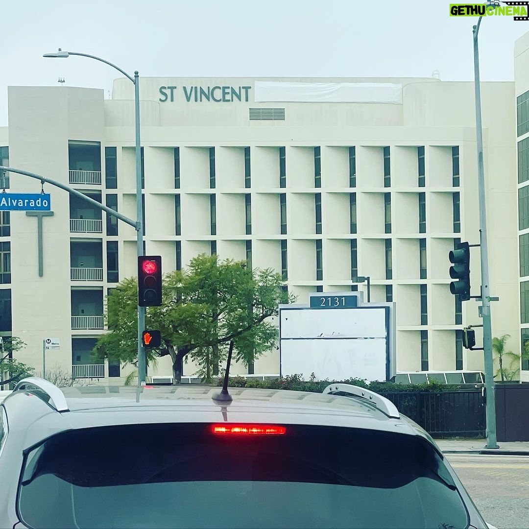 David Alan Grier Instagram - We comin! #StDenisMedical ✊🏾