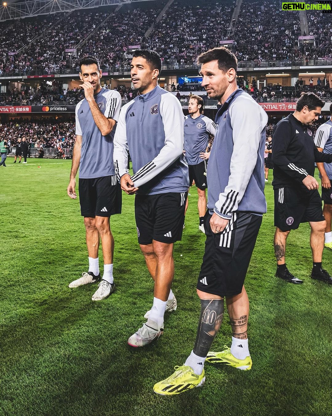 David Beckham Instagram - Amazing… a sold out stadium for our pre-season training session in Hong Kong 💗🖤 Thank you for all your incredible support and love, see you all tomorrow 🏟️ @intermiamicf #TatlerXFEST Hong Kong Stadium