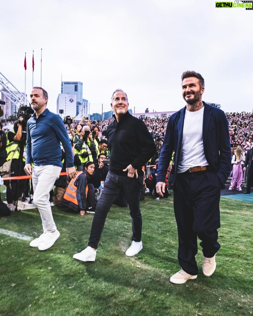 David Beckham Instagram - Amazing… a sold out stadium for our pre-season training session in Hong Kong 💗🖤 Thank you for all your incredible support and love, see you all tomorrow 🏟️ @intermiamicf #TatlerXFEST Hong Kong Stadium