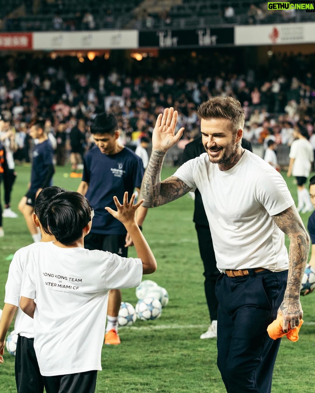 David Beckham Instagram - Amazing… a sold out stadium for our pre-season training session in Hong Kong 💗🖤 Thank you for all your incredible support and love, see you all tomorrow 🏟️ @intermiamicf #TatlerXFEST Hong Kong Stadium