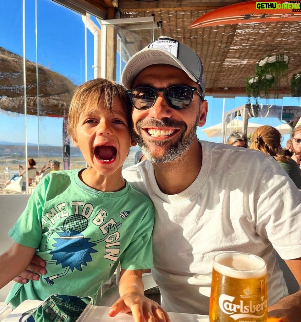 David Cristina Instagram - Sunset com o meu bro. Estamos a dar-lhe forte nas babes alcochetenses. Alcocheteiras. Alcochetas?