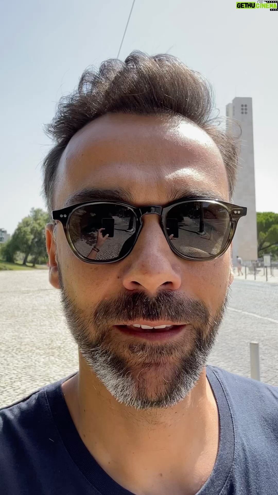 David Cristina - 602 Likes - Quem tem medo compra cão. Neste caso medo de morrer sozinho. E não a comprei, salvei-a de um destino pior que a morte. O Cartaxo.