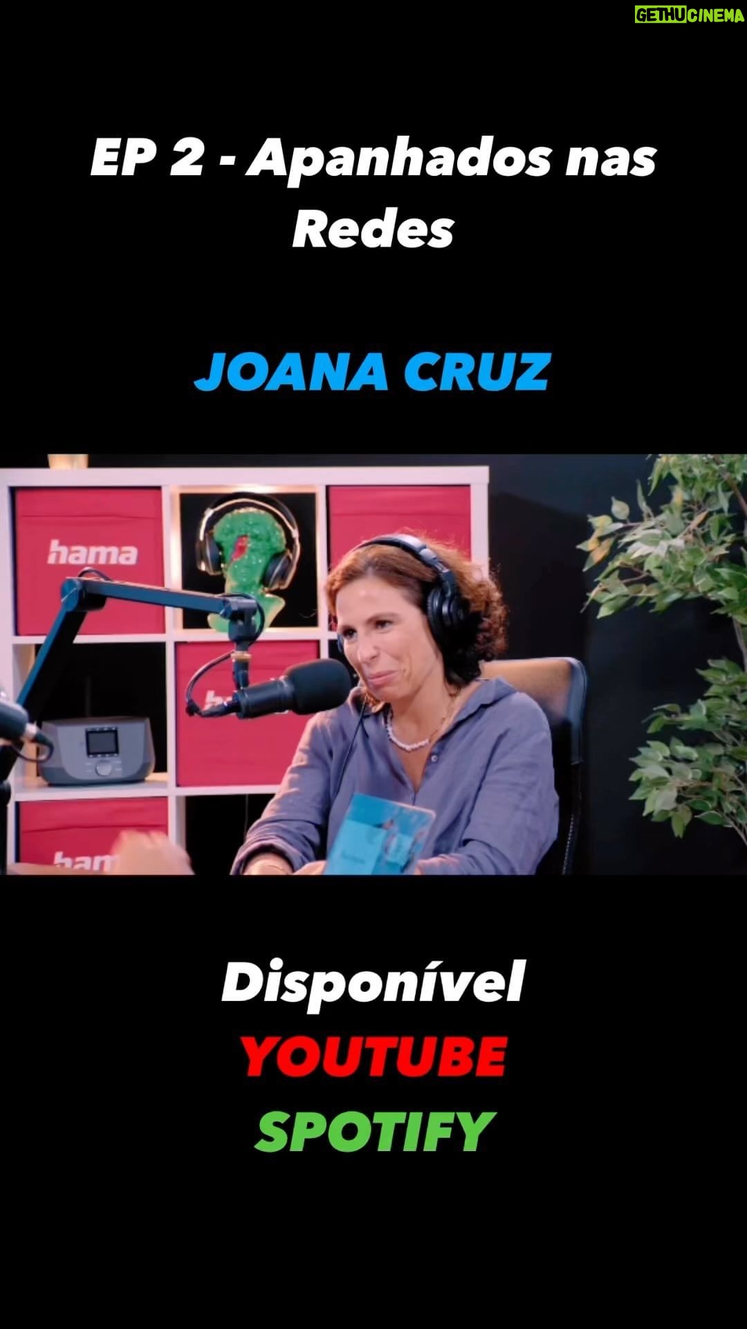 David Cristina Instagram - Coméquié bebés? Sai hoje o segundo episódio do Apanhados nas Redes com a talentosa e fofinha Joana Cruz. Tivemos uma conversa muito fixe sobre muitas temáticas. Mas também um bocadinho sobre puns. Porque é a maturidade que trago para a mesa. Contamos com o apoio da @hamaportugal, como sempre. E o podcast é gravado nos estúdios da @clickandplaystudio. Obrigado à @joanacruz por participar nesta coisada!