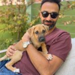 David Cristina Instagram - Serve a presente foto para vos enganar com ternura e pôr-vos a ler todo o tipo de coisas nesta descrição: - Neste Sábado dia 8 de Julho temos espectáculo Bué da Fixe Anos 90 pelas 21:00 no Lisboa Comedy Club. Só há meia dúzia de bilhetes. É comprar na Ticketline. - O primeiro episódio do Apanhados nas Redes com o @joaopauloshowsa já está disponível no YouTube e no Spotify! É mais giro em vídeo, bebés! - Bidé (leram, não leram?) - Espectáculo Comedy Therapy no dia 14 de Setembro no Casino Lisboa. É bem capaz de ser o último, pessoal. É comprar na Ticketline.