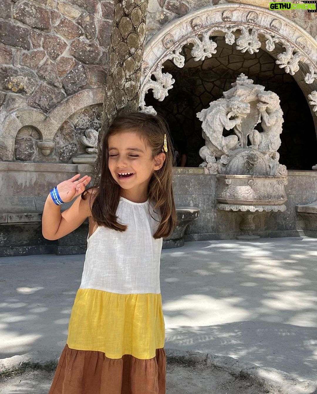 David Cristina - 0.9K Likes - Das 300 fotos que temos de tirar aos nossos filhos para ficar uma boa é que ninguém fala. Deslizem para ver as outras. Ou não deslizem. Vocês é que sabem da vossa vida.