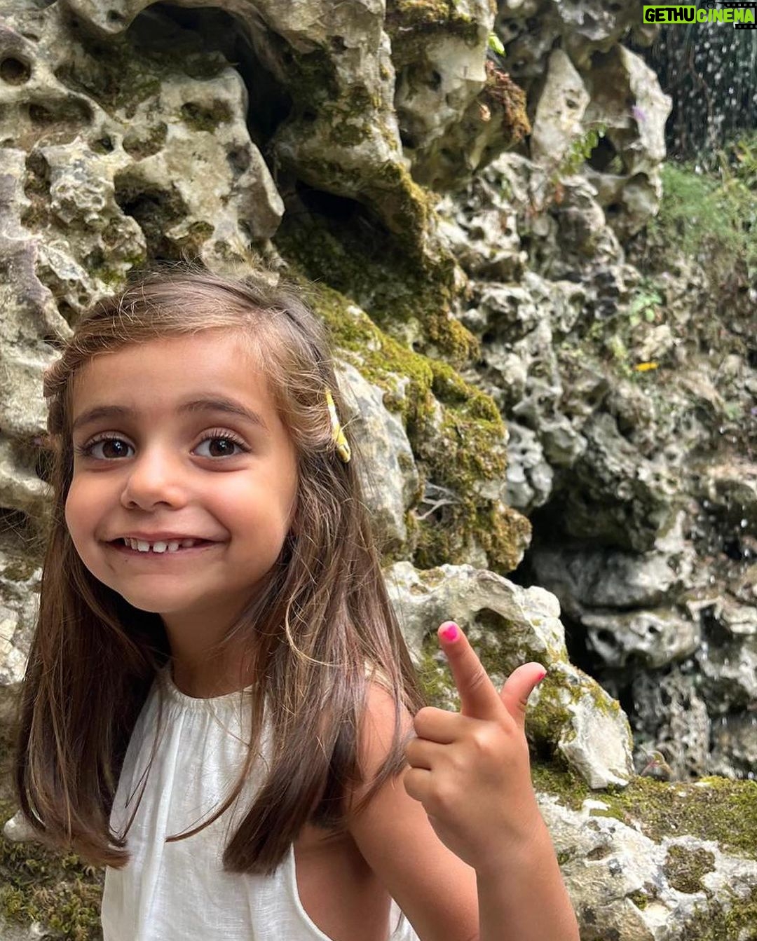 David Cristina - 0.9K Likes - Das 300 fotos que temos de tirar aos nossos filhos para ficar uma boa é que ninguém fala. Deslizem para ver as outras. Ou não deslizem. Vocês é que sabem da vossa vida.