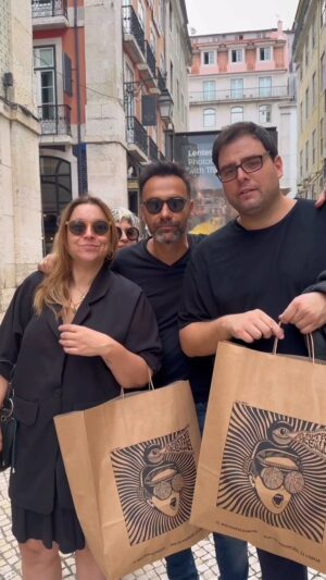David Cristina Instagram - Os anos 90 tinham as melhores roupas. Se não acreditam é ver os nossos modelo fixolas. Bilhetes à venda na Ticketline, bebés!
