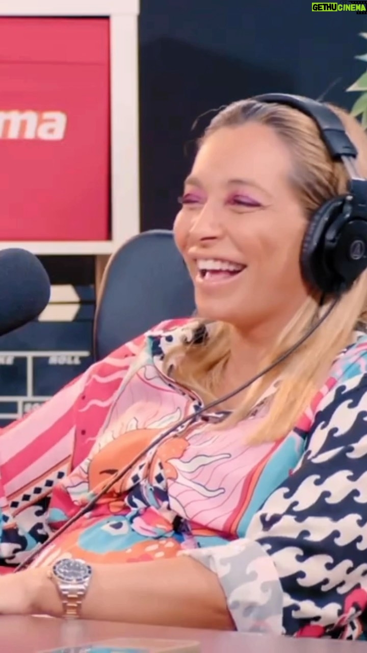 David Cristina Instagram - Novo Episódio do Apanhados nas Redes com a linda @carinacaldeira_ momentos antes de dar à luz. Eu gosto muito da Carina e acho que se nota na nossa conversa. Esta mulher não tem filtros, excepto no instagram. Vão desbundar no YouTube ou Spotify!