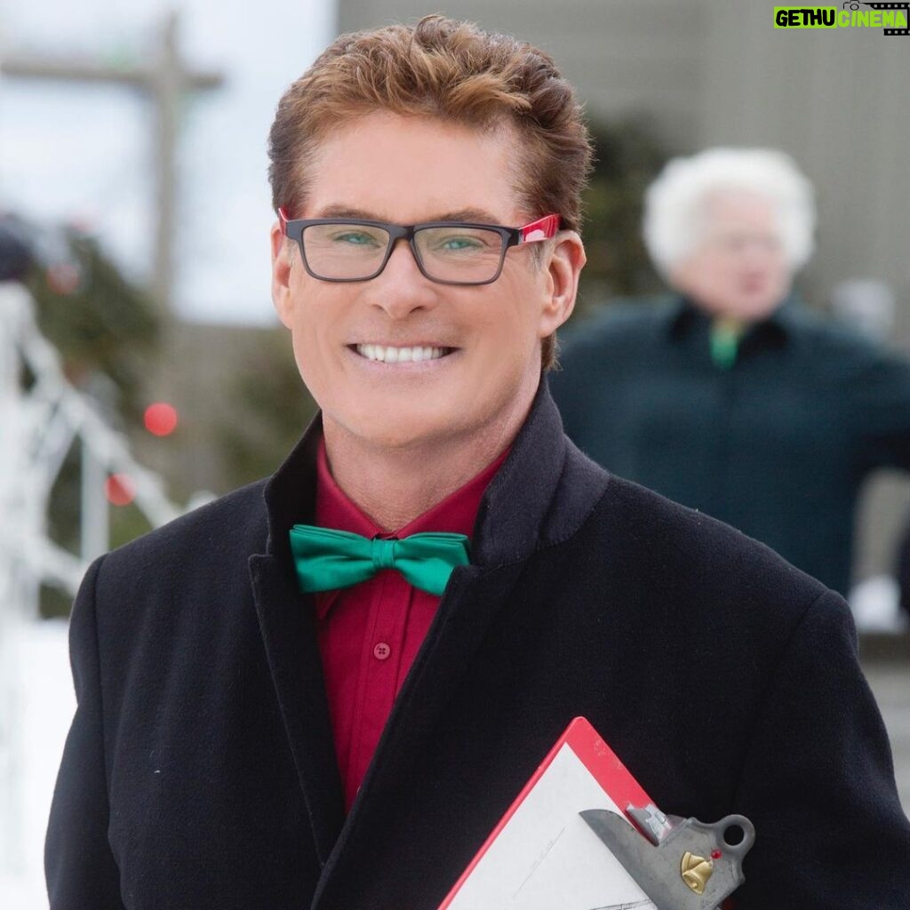 David Hasselhoff Instagram - Sleigh, what?! It’s the kickoff of Lifetime’s #SummerOfSantas 🎅 which means it’s time to celebrate Christmas in July. My #ItsAWonderfulLifetime movie #ChristmasConsultant will be on YouTube July 23rd and will be available on Lifetime Movie Club. 🎄🎁✨