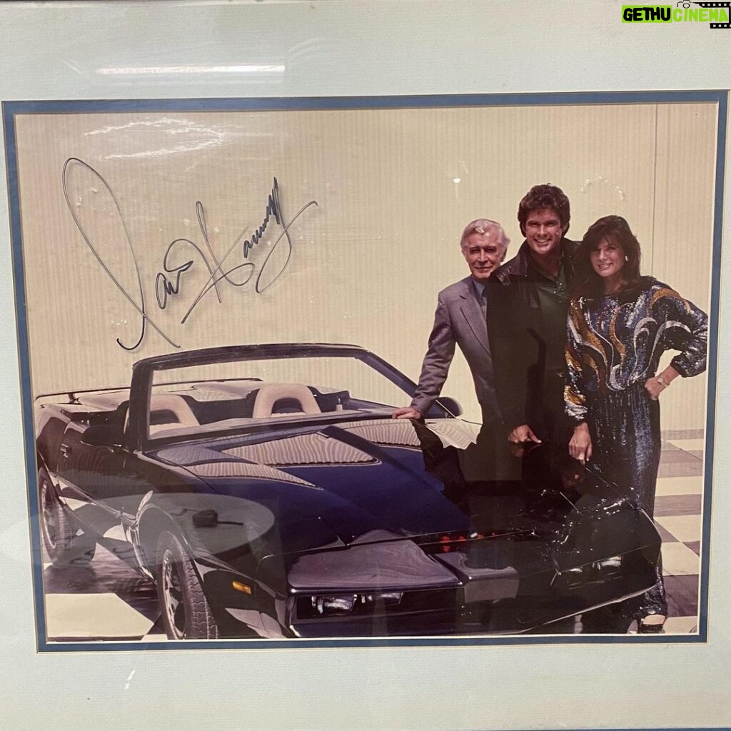 David Hasselhoff Instagram - My framed Knight Rider cast promo photo can be yours! Autographed just for you and available now in the Hoff auction…Bidding is open now, link in bio! #DavidHasselhoff #TheHoff #TheHoffAuction #Auction #LiveAuction #Bidding #LiveAuctioneers #DiligentEstateSales #SpongeBob #KnightRider #MichaelKnight #KITT #Baywatch #MitchBuchannon #Lifeguard #80s #90s #Memorabilia #Autographed