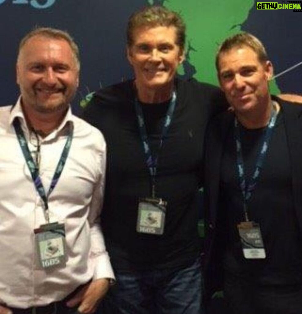 David Hasselhoff Instagram - I was honored to be pitched to by one of the greatest bowlers of all time in the Ashes match. It was a moment I’m never forget and he was a super cool guy each time I met him! @shanewarne23 goodbye Warnie I will see you again I’m sure!