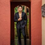 David Lim Instagram – Weekend attire with @davinophotostudio 🌴🧳