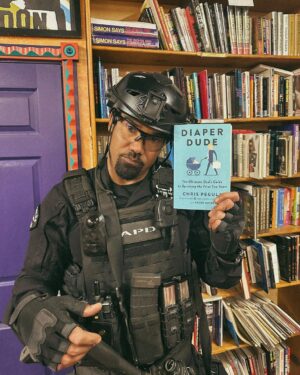David Lim Instagram - Behind the scenes from last night’s @swatcbs, and probably the last time they let us film in a bookstore… 📚🤓🤫 #SWAT