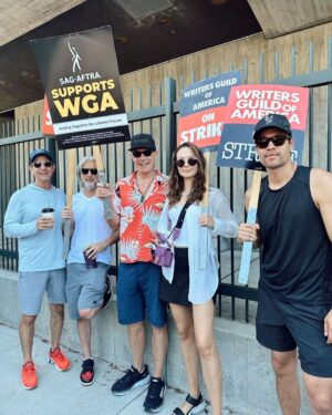 David Lim Instagram - Strength in numbers. The @swatcbs fam showed out on the picket lines! Give the writers and actors a fair deal, and let’s get back to work. 💥🪧💪🏽

#SAGAFTRAstrong #WGAstrong #rollswat
