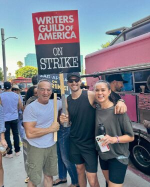 David Lim Instagram - Strength in numbers. The @swatcbs fam showed out on the picket lines! Give the writers and actors a fair deal, and let’s get back to work. 💥🪧💪🏽

#SAGAFTRAstrong #WGAstrong #rollswat