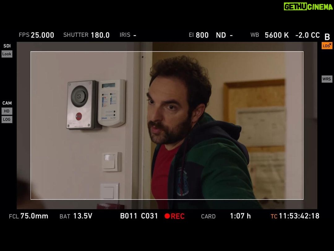 David Mora Instagram - CE SOIR À 21H05 SUR @france2 « LE BRUIT DES TROUSSEAUX » de @philippe_claudel avec @cyril.descours @deborah_francois_officiel @philippeduquesne5 @saida_jawad_ @fayssalbenbahmed @zaken26 @angelicasarre @dianerouxel @pierrot_frederic @nso_mbi Le film sera suivi d’un débat : « À quoi sert la prison ?» @francetelevisions #decaelisproduction @kienproductions @as_talents @juanita_fellag_chebra