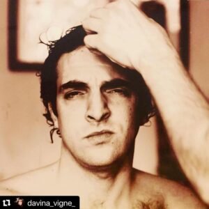 David Mora Instagram - Sépia lui ?! 🤣