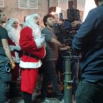 David Mora Instagram - J’regarde la prise et j’arrive 🎅🏼😉