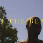 David Mora Instagram - « To the beat » premier titre du groupe @zaabriskie_music sur toutes les plateformes et sur YouTube. Sortie de l’EP le 22 Janvier 🎁😱✅ @hugolafitte_dop @vincent_boulin