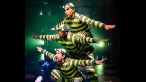 David Schwimmer Instagram - PREMIERING TOMORROW

Only on PBS!
9pm EST / 8pm CST 

LOOKINGGLASS ALICE
Adapted and Directed by David Catlin

From Lewis Carroll’s
ALICE IN WONDERLAND 🍄 

See LINK in bio above for extra content and broadcast schedule 🤗

@lookingglasstheatre 
@pbs 
@hms_media