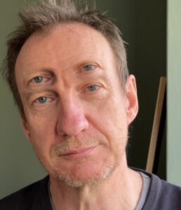 David Thewlis Instagram - Bought the pillow. Waste of money. *If you don’t know what this post means, I don’t blame you.