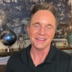 David Yost Instagram – Day 9 of the #12DaysOfHolidayGivingGiveaway – 
I did some shoutouts, announced @tlabanick as the Day 8 winner, read a scene from Episode 37 entitled “Clean Up Club” and did some more shoutouts. 
Thank you all for tuning in! I appreciate you! Hollywood, California