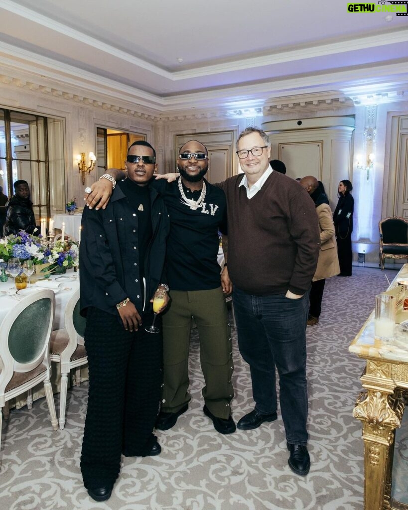 Davido Instagram - An unforgettable evening in Paris where we celebrated with a personalised edition of L’Or de Jean Martell Réserve du château. That’s Timeless energy⏳✨ #Martell #BeTheStandoutSwift Please enjoy responsibly. Forward only to people of legal drinking age. Paris, France
