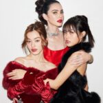 Davika Hoorne Instagram - 🎄 #minepeople บ้านเราติดglam😂❤️ @mine.media.official